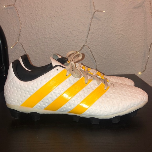 adidas Shoes - ✨Adidas Soccer Cleates✨